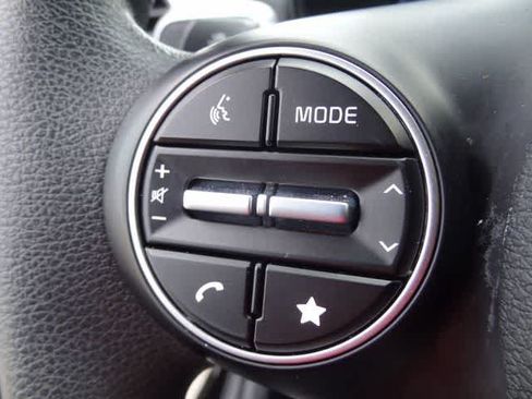 Used 2025 Kia Soul LX w/ LX Technology Package FWD image 15