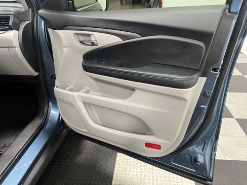 Used 2020 Honda Pilot EX image 25