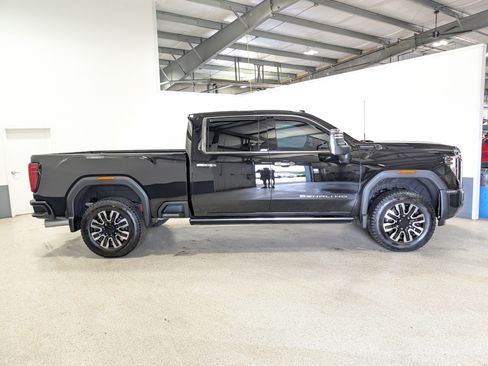 Used 2025 GMC Sierra 2500 Denali Ultimate AWD/4WD image 2