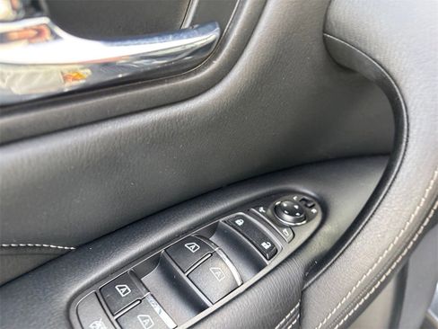 Used 2019 INFINITI QX80 Luxe w/ All-Season Package image 26