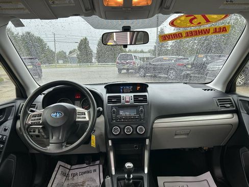 Used 2015 Subaru Forester 2.5i AWD/4WD image 18