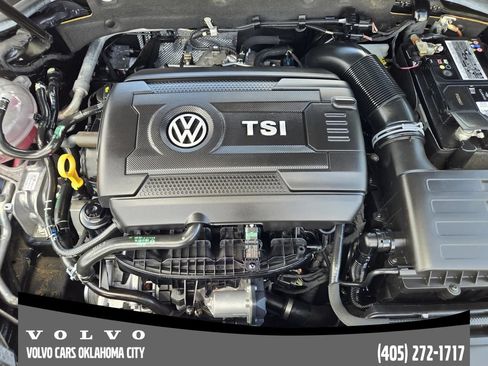 Used 2021 Volkswagen GTI SE FWD image 31