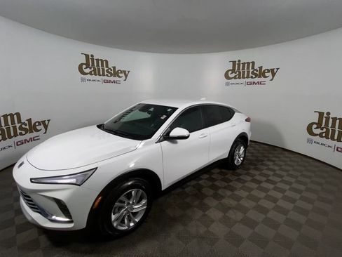 Used 2024 Buick Envista Preferred w/ Convenience I Package image 4