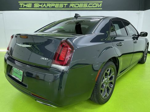 Used 2017 Chrysler 300 S image 10