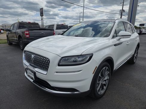 Used 2022 Lincoln Nautilus Reserve AWD/4WD image 4