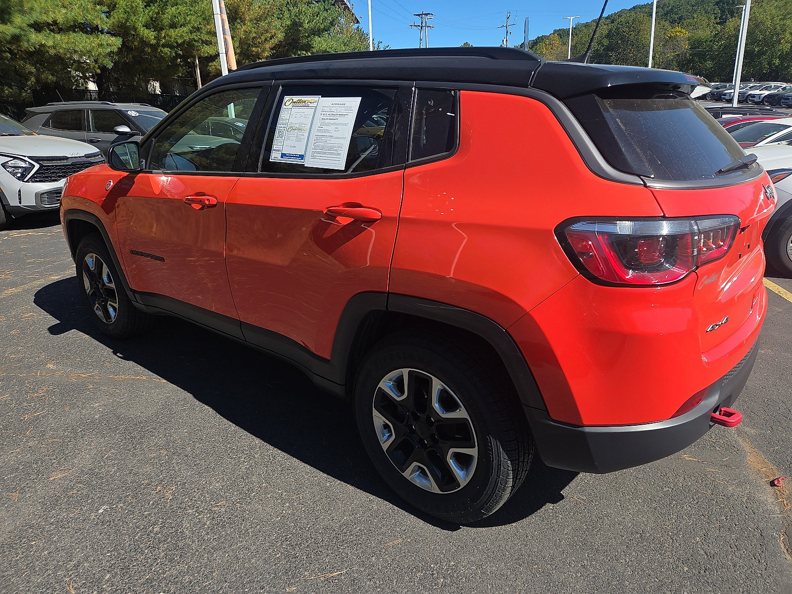 Used 2018 Jeep Compass Trailhawk w/ Leather Interior Group AWD/4WD image 5