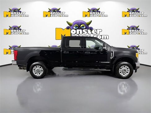 Used 2017 Ford F250 XLT w/ XLT Value Package image 4