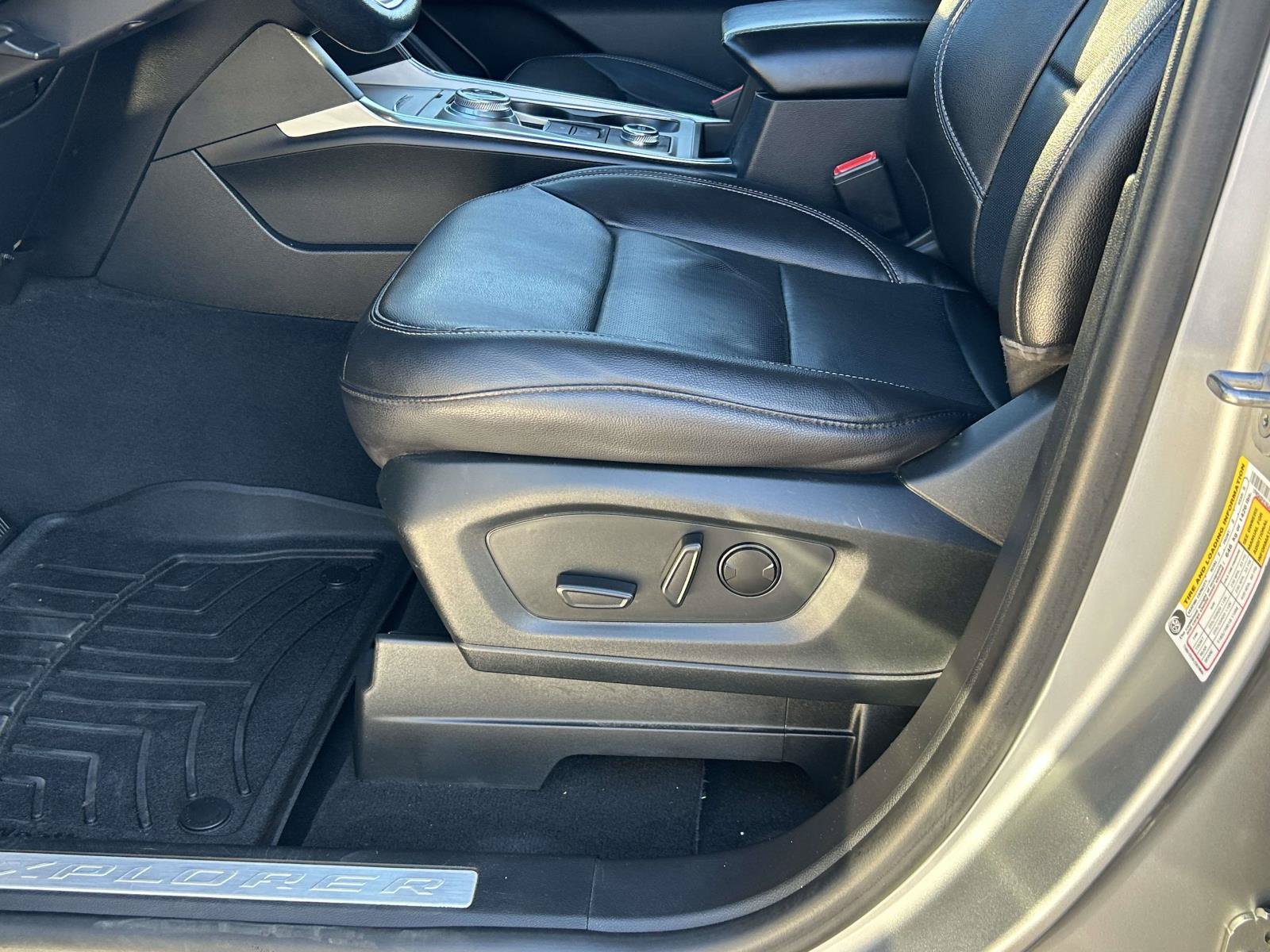 Used 2022 Ford Explorer Limited AWD/4WD image 17