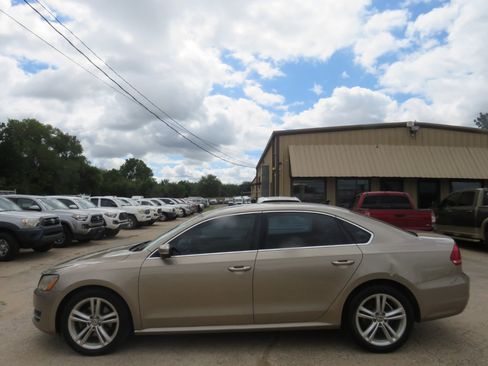 Used 2015 Volkswagen Passat TDI SE image 8