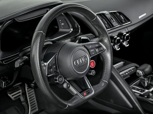 Used 2020 Audi R8 V10 performance image 30