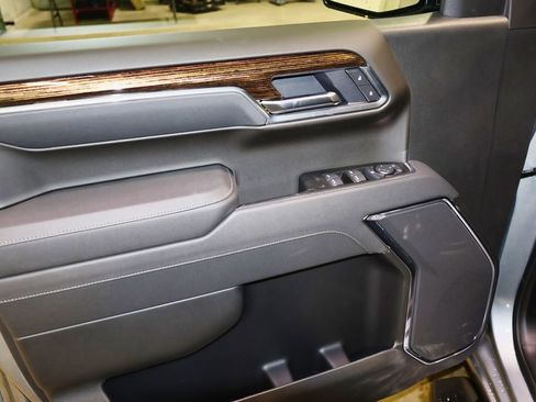 New 2026 GMC Sierra 1500 Elevation image 8