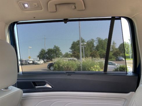 Used 2023 Volkswagen Atlas SE w/ Panoramic Sunroof Package FWD image 52