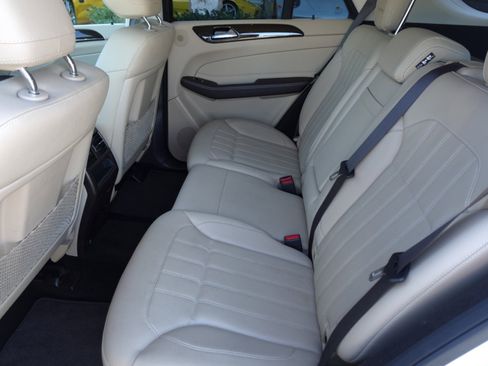 Used 2018 Mercedes-Benz GLE 350 4MATIC image 11