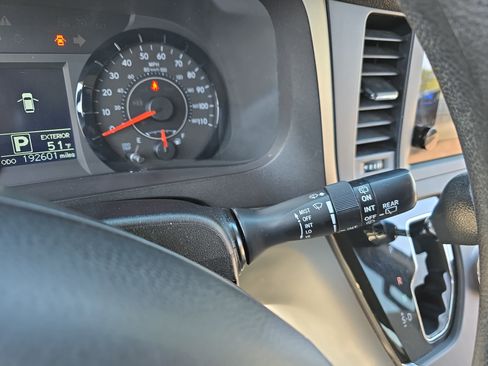 Used 2017 Toyota Sienna LE image 26