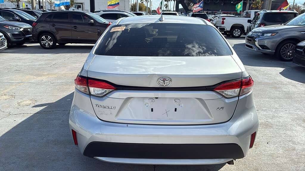 Used 2021 Toyota Corolla LE FWD image 11