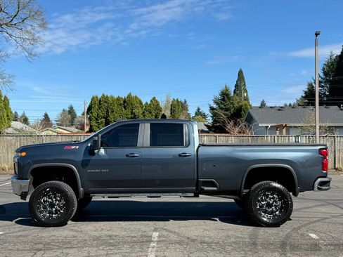 Used 2020 Chevrolet Silverado 2500 LT w/ Convenience Package image 2
