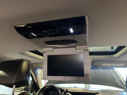 Used 2016 Cadillac Escalade Luxury AWD/4WD image 30