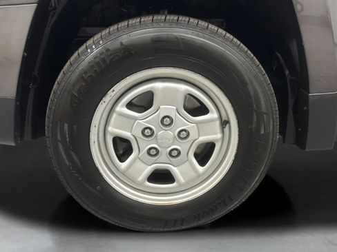 Used 2015 Jeep Patriot Sport w/ Power Value Group FWD image 26