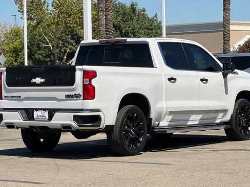 Used 2024 Chevrolet Silverado 1500 High Country w/ Technology Package AWD/4WD image 5