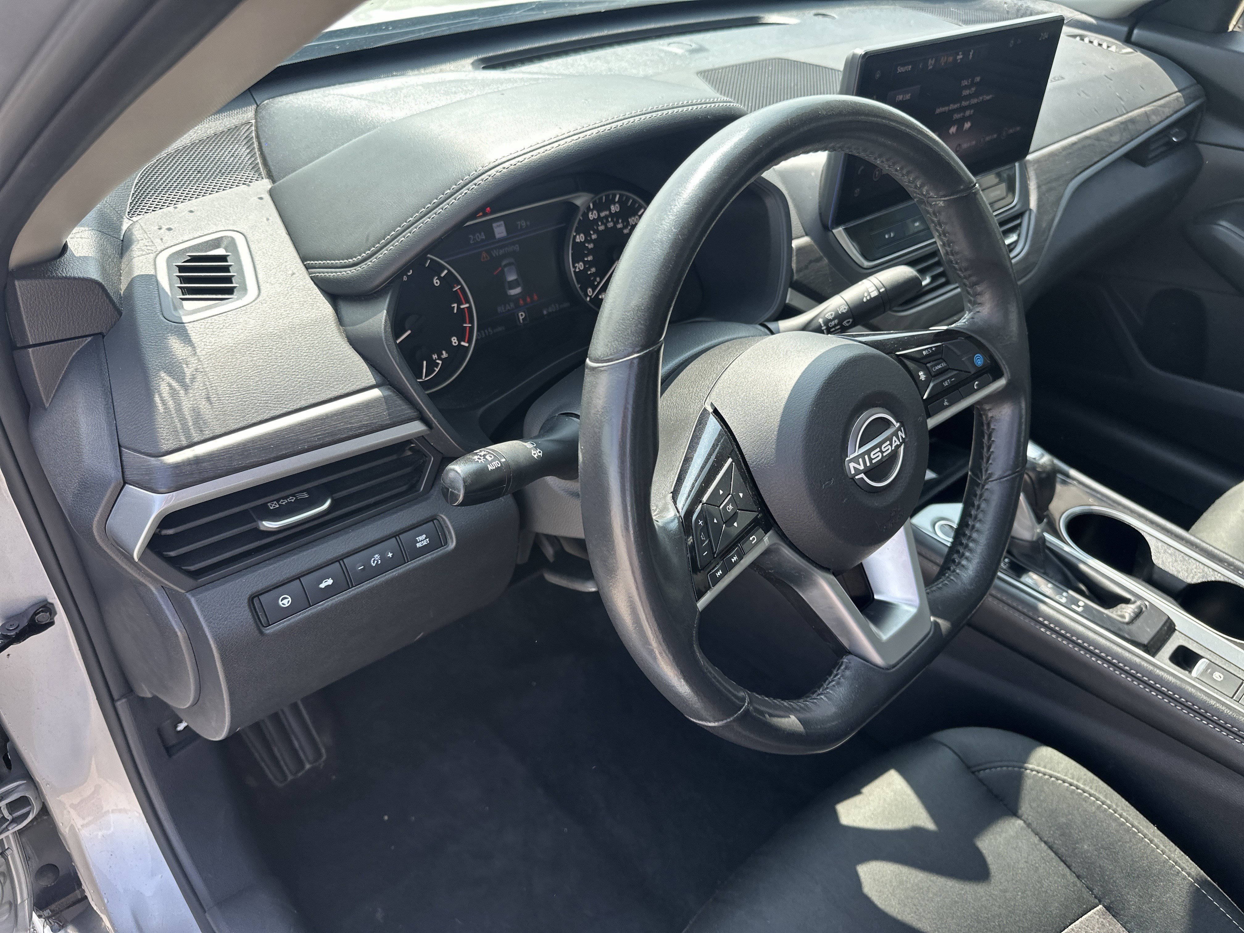 Used 2024 Nissan Altima 2.5 SV w/ SV Premium Package FWD image 11
