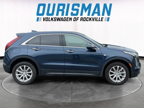 Used 2019 Cadillac XT4 Luxury w/ Cold Weather Package FWD image 7