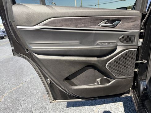 Used 2022 Jeep Grand Cherokee L Limited image 20