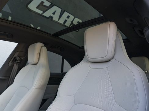 Used 2025 Porsche Macan 4S Electric image 8