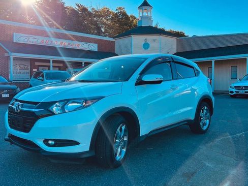 Used 2016 Honda HR-V EX image 4