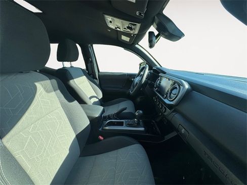 Used 2021 Toyota Tacoma TRD Off-Road w/ Technology Package image 13