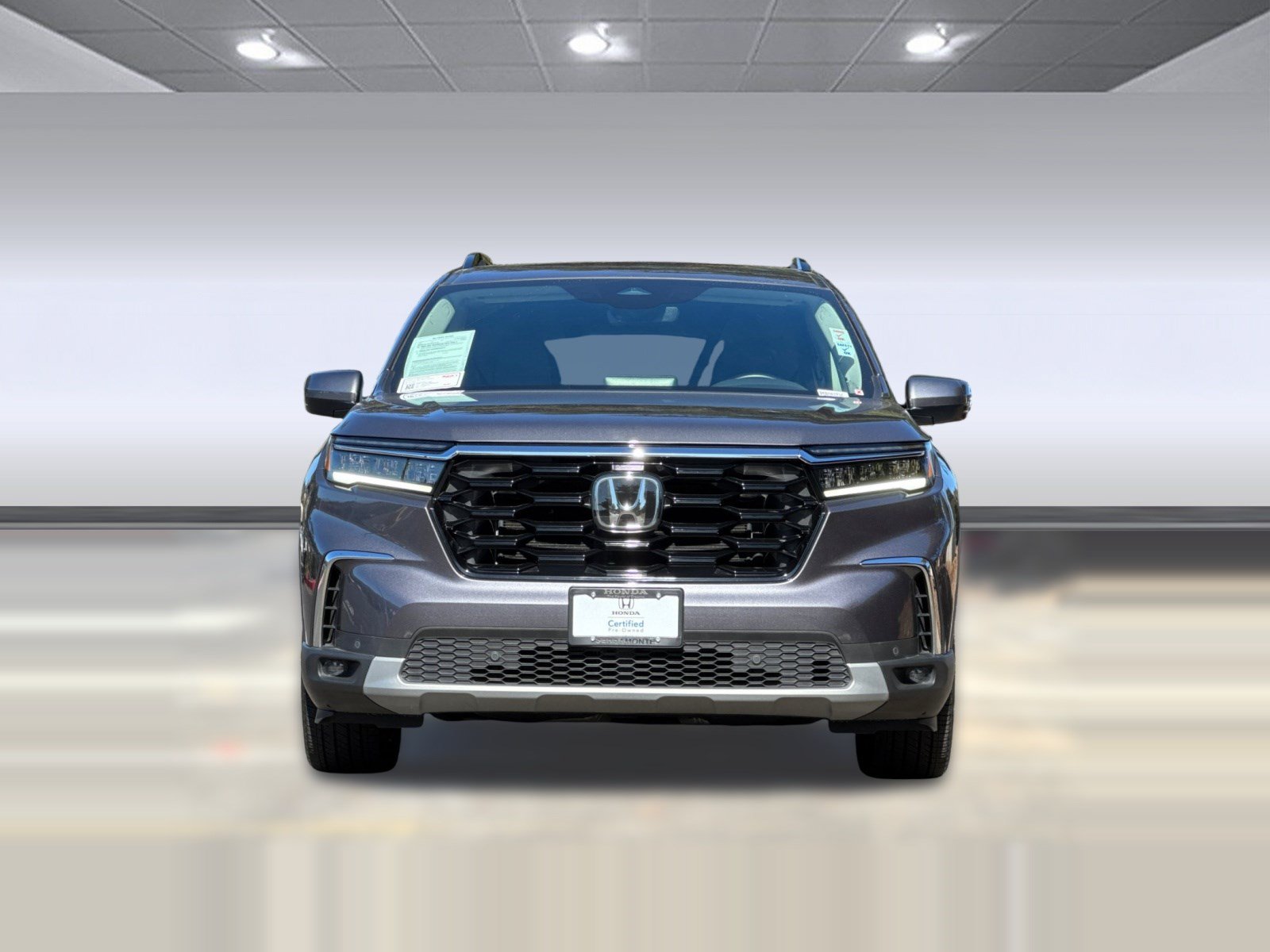 Certified 2025 Honda Pilot Touring image 5