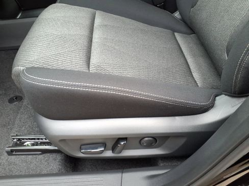 New 2026 Nissan Rogue SV FWD image 12