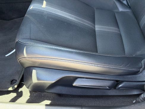 Used 2023 Honda Civic Sport image 5