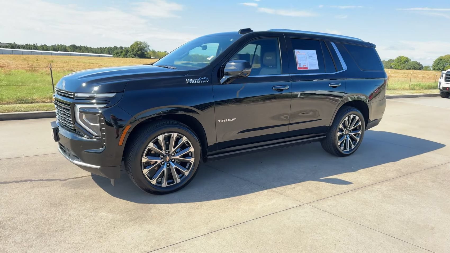 Used 2025 Chevrolet Tahoe High Country AWD/4WD image 5