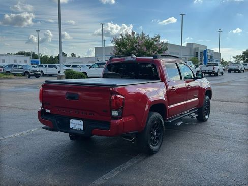 Used 2022 Toyota Tacoma SR5 w/ Technology Package AWD/4WD image 8
