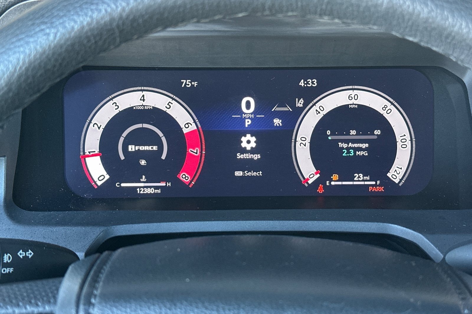 Certified 2025 Toyota Tacoma TRD Off-Road AWD/4WD image 22