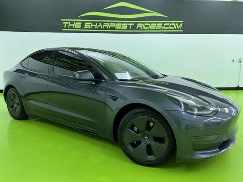 Used 2021 Tesla Model 3 Standard Range Plus RWD image 1