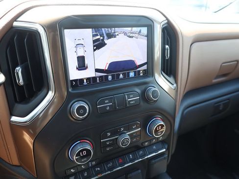 Used 2022 Chevrolet Silverado 3500 High Country w/ Safety Package II AWD/4WD image 15
