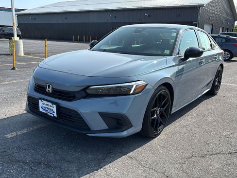 Used 2024 Honda Civic Sport image 3