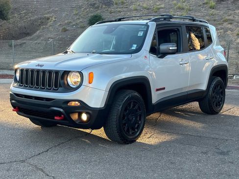 Used 2016 Jeep Renegade Trailhawk image 9