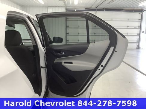 Used 2022 Chevrolet Equinox LT w/ LPO, Floor Liner Package image 8