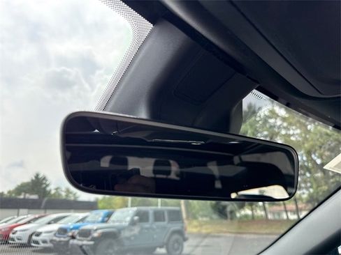 New 2025 Jeep Grand Cherokee L Altitude image 26