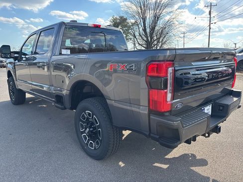 New 2026 Ford F250 Platinum w/ FX4 Off-Road Package image 9