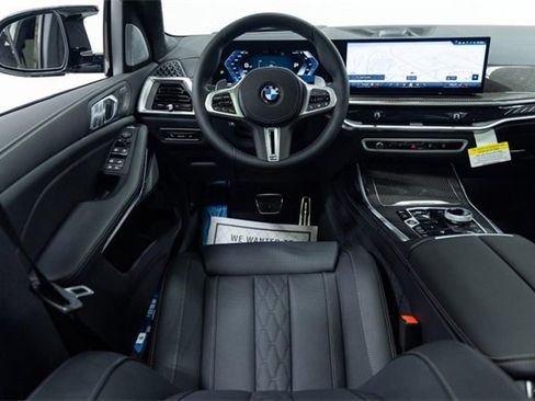 New 2026 BMW X7 M60i image 4