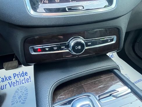 Used 2016 Volvo XC90 T8 Momentum image 37