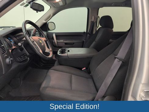 Used 2011 Chevrolet Silverado 1500 LT w/ All-Star Edition AWD/4WD image 4
