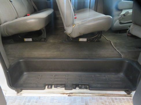 Used 2018 Chevrolet Express 3500 LT w/ LT Preferred Equipment Group RWD image 20