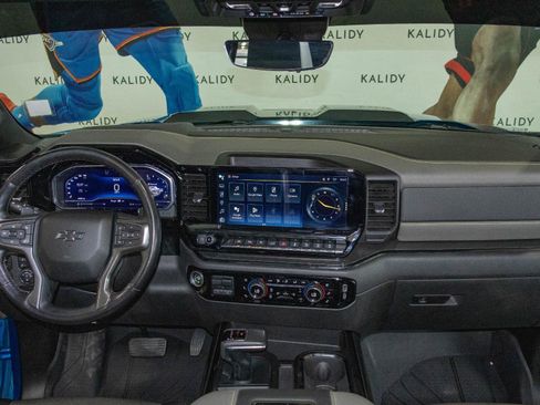 Used 2022 Chevrolet Silverado 1500 ZR2 w/ Technology Package image 3