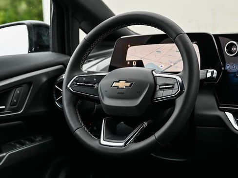 New 2026 Chevrolet Equinox EV LT image 13