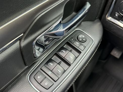 Used 2018 RAM 2500 Laramie w/ Sport Appearance Group AWD/4WD image 25
