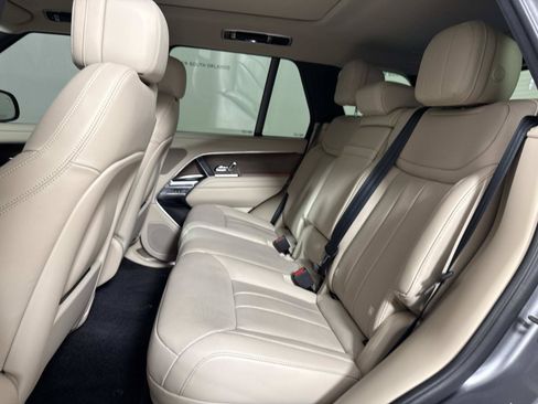 Used 2024 Land Rover Range Rover SE AWD/4WD image 14